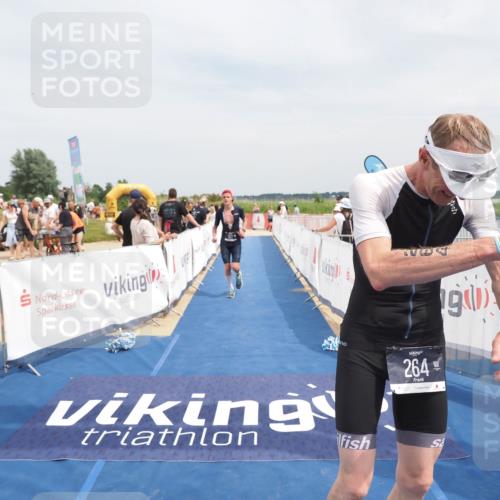 22.06.2025 - Viking Triathlon MichiJ http://msf.ph/oto/8124313 22.06.2025 15:14:59 Ziel 264, 377 meine-sportfotos.de