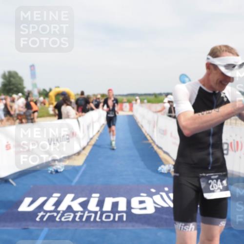 22.06.2025 - Viking Triathlon MichiJ http://msf.ph/oto/8124321 22.06.2025 15:14:59 Ziel 264, 377 meine-sportfotos.de