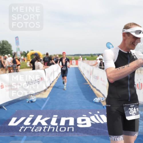 22.06.2025 - Viking Triathlon MichiJ http://msf.ph/oto/8124330 22.06.2025 15:14:59 Ziel 264, 377 meine-sportfotos.de