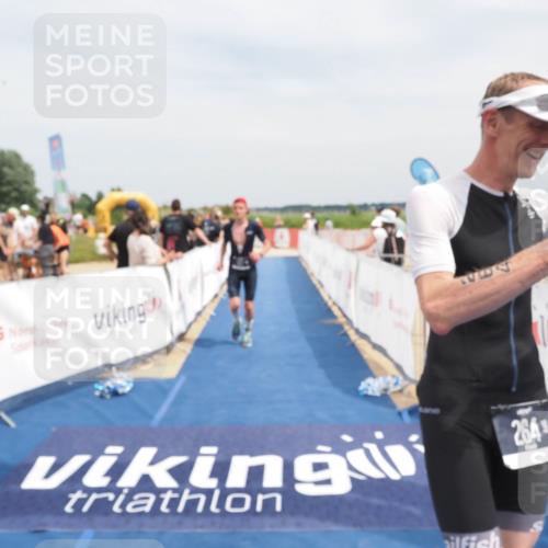22.06.2025 - Viking Triathlon MichiJ http://msf.ph/oto/8124335 22.06.2025 15:14:59 Ziel 264, 377 meine-sportfotos.de