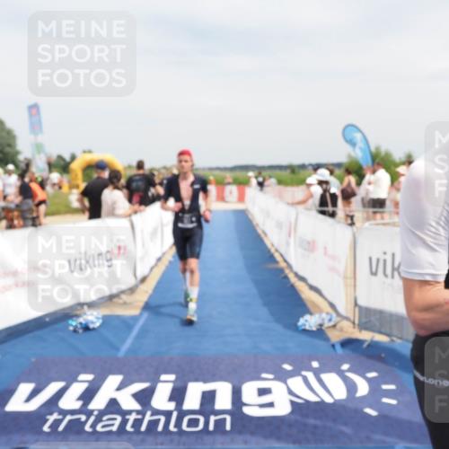 22.06.2025 - Viking Triathlon MichiJ http://msf.ph/oto/8124368 22.06.2025 15:14:59 Ziel 264, 377 meine-sportfotos.de