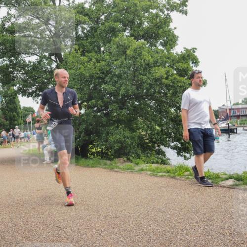 22.06.2025 - Viking Triathlon KatJ http://msf.ph/oto/8124504 22.06.2025 13:40:22 Laufen 225 meine-sportfotos.de