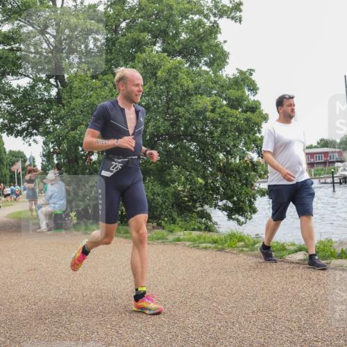 22.06.2025 - Viking Triathlon KatJ http://msf.ph/oto/8124519 22.06.2025 13:40:22 Laufen 225 meine-sportfotos.de