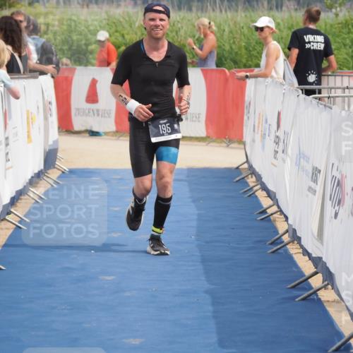 22.06.2025 - Viking Triathlon MichiJ http://msf.ph/oto/8124541 22.06.2025 15:15:10 Ziel 195 meine-sportfotos.de