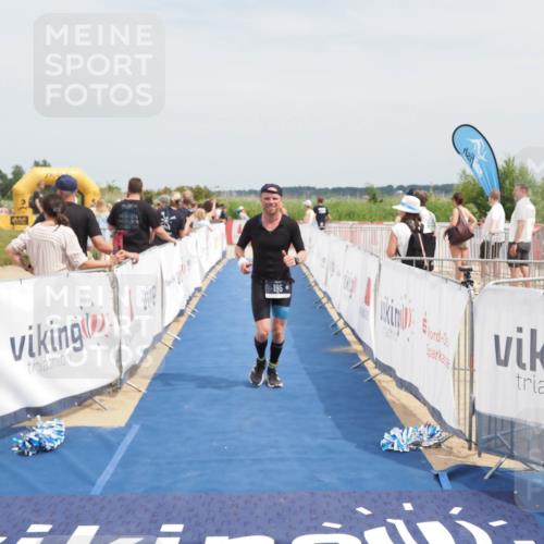 22.06.2025 - Viking Triathlon MichiJ http://msf.ph/oto/8124703 22.06.2025 15:15:13 Ziel 195 meine-sportfotos.de