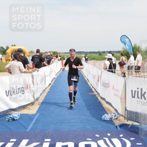 22.06.2025 - Viking Triathlon MichiJ http://msf.ph/oto/8124710 22.06.2025 15:15:13 Ziel 195 meine-sportfotos.de