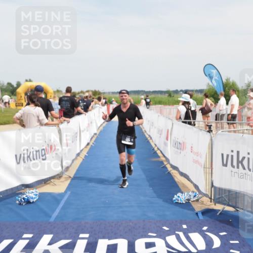 22.06.2025 - Viking Triathlon MichiJ http://msf.ph/oto/8124717 22.06.2025 15:15:13 Ziel 195 meine-sportfotos.de