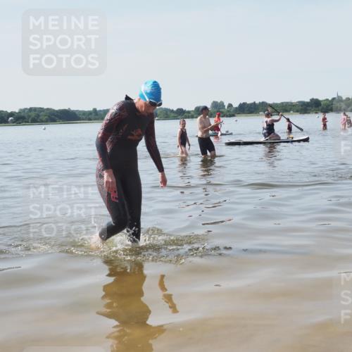 22.06.2025 - Viking Triathlon KatJ http://msf.ph/oto/8124749 22.06.2025 11:14:30 Schwimmen 405 meine-sportfotos.de