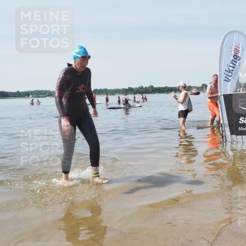 22.06.2025 - Viking Triathlon KatJ http://msf.ph/oto/8124773 22.06.2025 11:14:32 Schwimmen 405 meine-sportfotos.de