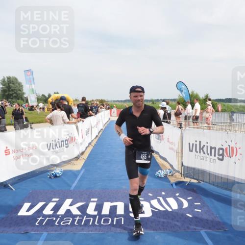 22.06.2025 - Viking Triathlon MichiJ http://msf.ph/oto/8124803 22.06.2025 15:15:15 Ziel 195 meine-sportfotos.de