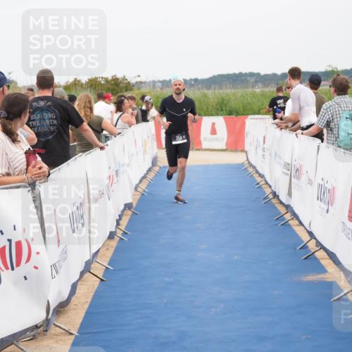 22.06.2025 - Viking Triathlon MichiJ http://msf.ph/oto/8124813 22.06.2025 15:19:27 Ziel 358 meine-sportfotos.de