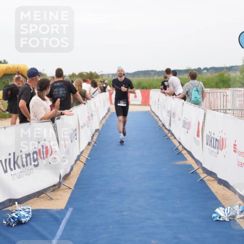22.06.2025 - Viking Triathlon MichiJ http://msf.ph/oto/8124851 22.06.2025 15:19:28 Ziel 358 meine-sportfotos.de