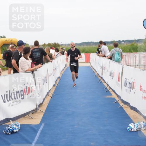22.06.2025 - Viking Triathlon MichiJ http://msf.ph/oto/8124855 22.06.2025 15:19:28 Ziel 358 meine-sportfotos.de