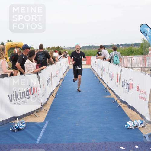 22.06.2025 - Viking Triathlon MichiJ http://msf.ph/oto/8124867 22.06.2025 15:19:28 Ziel 358 meine-sportfotos.de
