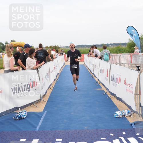 22.06.2025 - Viking Triathlon MichiJ http://msf.ph/oto/8124880 22.06.2025 15:19:29 Ziel 358 meine-sportfotos.de