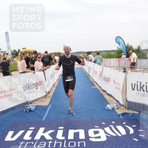 22.06.2025 - Viking Triathlon MichiJ http://msf.ph/oto/8124916 22.06.2025 15:19:30 Ziel 21, 358 meine-sportfotos.de