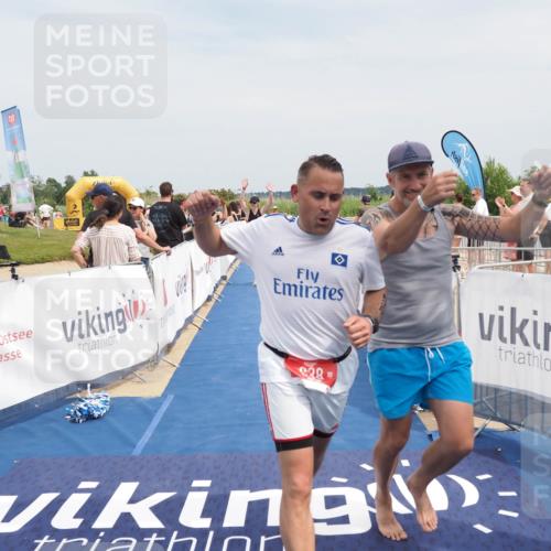 22.06.2025 - Viking Triathlon MichiJ http://msf.ph/oto/8124990 22.06.2025 15:15:25 Ziel 374, 638 meine-sportfotos.de
