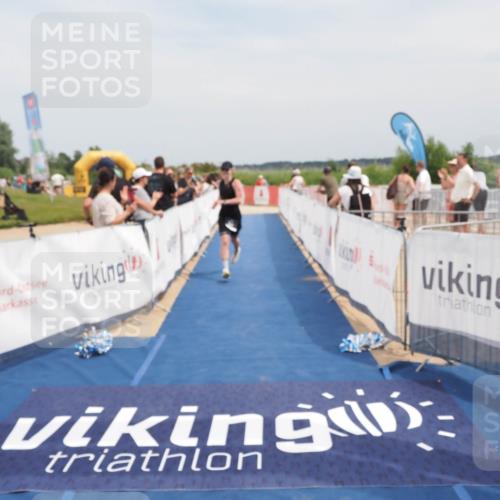 22.06.2025 - Viking Triathlon MichiJ http://msf.ph/oto/8125011 22.06.2025 15:15:27 Ziel 374, 638 meine-sportfotos.de