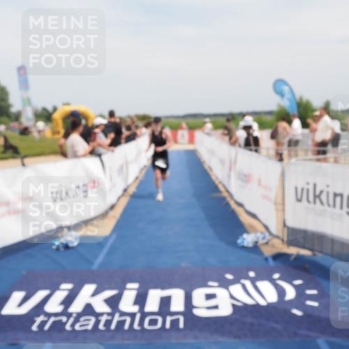 22.06.2025 - Viking Triathlon MichiJ http://msf.ph/oto/8125015 22.06.2025 15:15:27 Ziel 374, 638 meine-sportfotos.de
