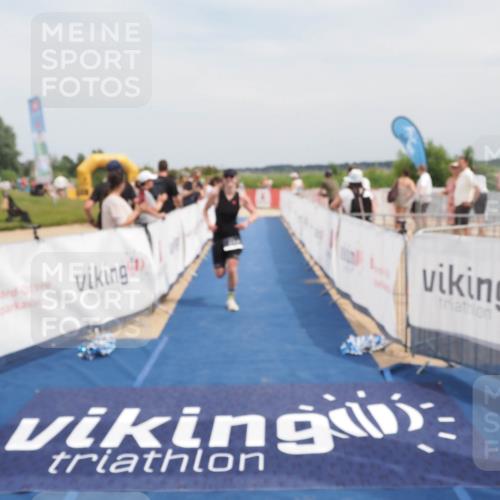 22.06.2025 - Viking Triathlon MichiJ http://msf.ph/oto/8125025 22.06.2025 15:15:27 Ziel 374, 638 meine-sportfotos.de