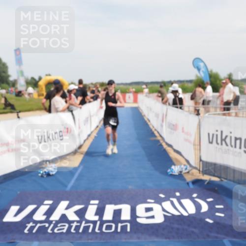 22.06.2025 - Viking Triathlon MichiJ http://msf.ph/oto/8125028 22.06.2025 15:15:27 Ziel 374, 638 meine-sportfotos.de
