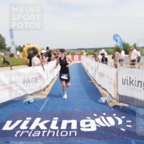 22.06.2025 - Viking Triathlon MichiJ http://msf.ph/oto/8125036 22.06.2025 15:15:28 Ziel 374, 638 meine-sportfotos.de