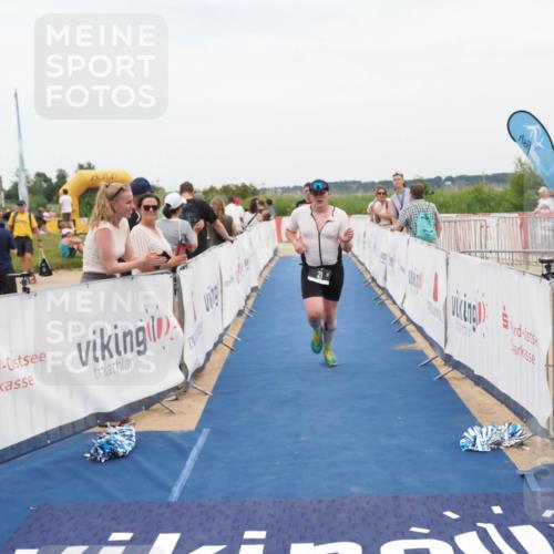 22.06.2025 - Viking Triathlon MichiJ http://msf.ph/oto/8125038 22.06.2025 15:19:36 Ziel 21, 387 meine-sportfotos.de