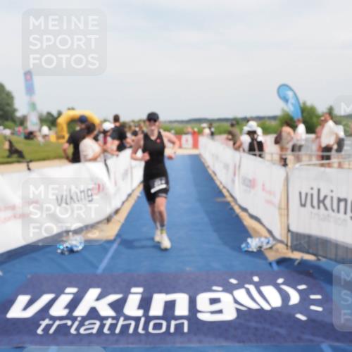 22.06.2025 - Viking Triathlon MichiJ http://msf.ph/oto/8125039 22.06.2025 15:15:28 Ziel 374, 638 meine-sportfotos.de