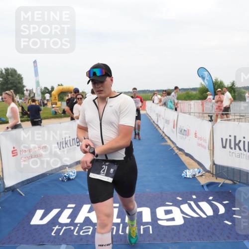 22.06.2025 - Viking Triathlon MichiJ http://msf.ph/oto/8125092 22.06.2025 15:19:38 Ziel 21, 387 meine-sportfotos.de