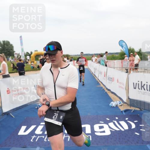 22.06.2025 - Viking Triathlon MichiJ http://msf.ph/oto/8125098 22.06.2025 15:19:38 Ziel 21, 387 meine-sportfotos.de