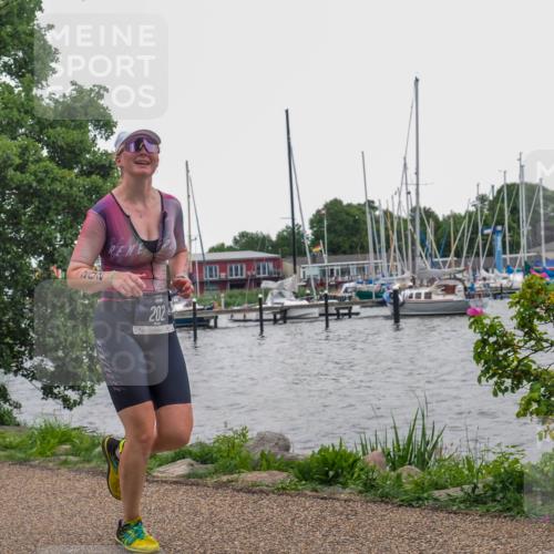 22.06.2025 - Viking Triathlon KatJ http://msf.ph/oto/8125169 22.06.2025 15:27:01 Laufen 202 meine-sportfotos.de