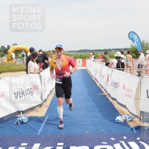 22.06.2025 - Viking Triathlon MichiJ http://msf.ph/oto/8125170 22.06.2025 15:15:47 Ziel 554 meine-sportfotos.de