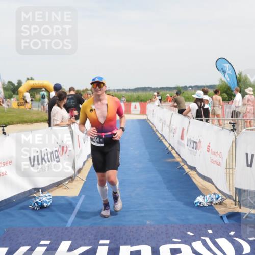 22.06.2025 - Viking Triathlon MichiJ http://msf.ph/oto/8125173 22.06.2025 15:15:47 Ziel 554 meine-sportfotos.de