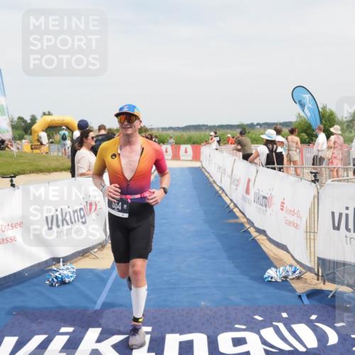 22.06.2025 - Viking Triathlon MichiJ http://msf.ph/oto/8125182 22.06.2025 15:15:47 Ziel 554 meine-sportfotos.de