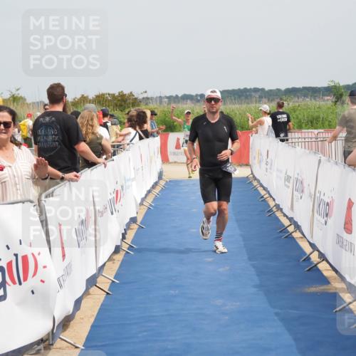 22.06.2025 - Viking Triathlon MichiJ http://msf.ph/oto/8125429 22.06.2025 15:16:28 Ziel 162, 266 meine-sportfotos.de