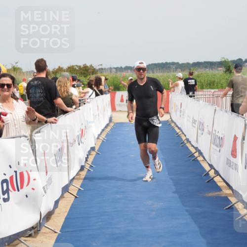 22.06.2025 - Viking Triathlon MichiJ http://msf.ph/oto/8125441 22.06.2025 15:16:28 Ziel 162, 266 meine-sportfotos.de