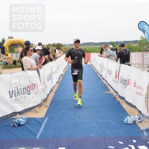 22.06.2025 - Viking Triathlon MichiJ http://msf.ph/oto/8125652 22.06.2025 15:21:01 Ziel 356 meine-sportfotos.de