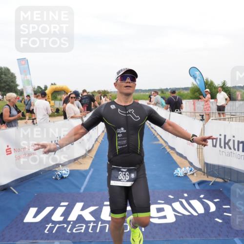 22.06.2025 - Viking Triathlon MichiJ http://msf.ph/oto/8125695 22.06.2025 15:21:02 Ziel 356 meine-sportfotos.de