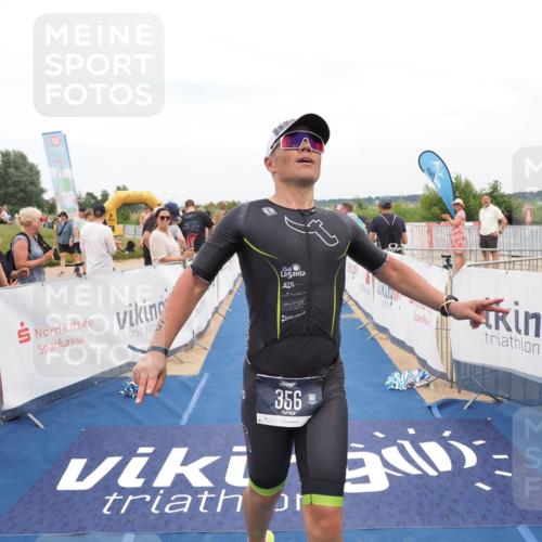 22.06.2025 - Viking Triathlon MichiJ http://msf.ph/oto/8125699 22.06.2025 15:21:02 Ziel 356 meine-sportfotos.de