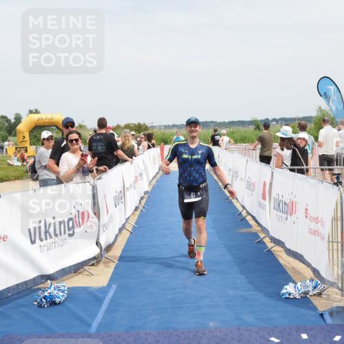 22.06.2025 - Viking Triathlon MichiJ http://msf.ph/oto/8125788 22.06.2025 15:16:51 Ziel 41, 390 meine-sportfotos.de