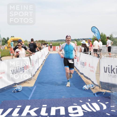 22.06.2025 - Viking Triathlon MichiJ http://msf.ph/oto/8125920 22.06.2025 15:16:58 Ziel 390 meine-sportfotos.de