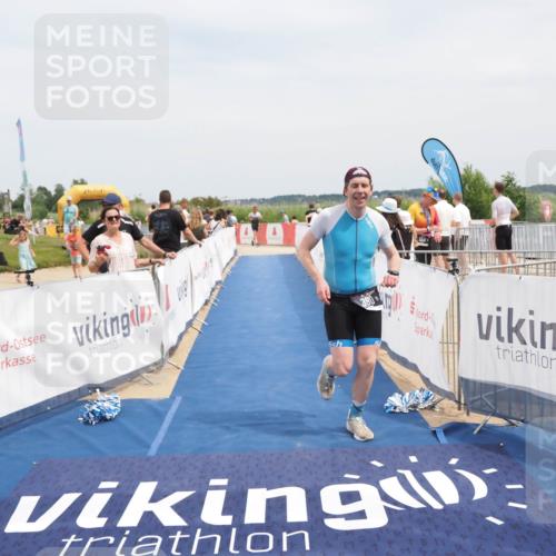 22.06.2025 - Viking Triathlon MichiJ http://msf.ph/oto/8125933 22.06.2025 15:16:58 Ziel 390 meine-sportfotos.de