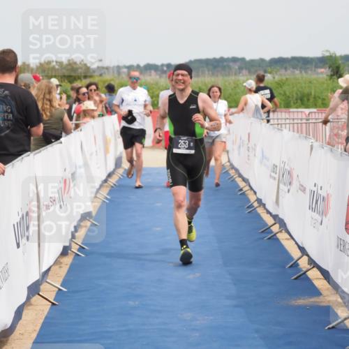 22.06.2025 - Viking Triathlon MichiJ http://msf.ph/oto/8125960 22.06.2025 15:17:10 Ziel 253, 657 meine-sportfotos.de