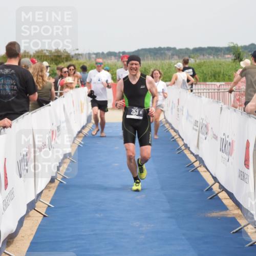 22.06.2025 - Viking Triathlon MichiJ http://msf.ph/oto/8125964 22.06.2025 15:17:10 Ziel 253, 657 meine-sportfotos.de