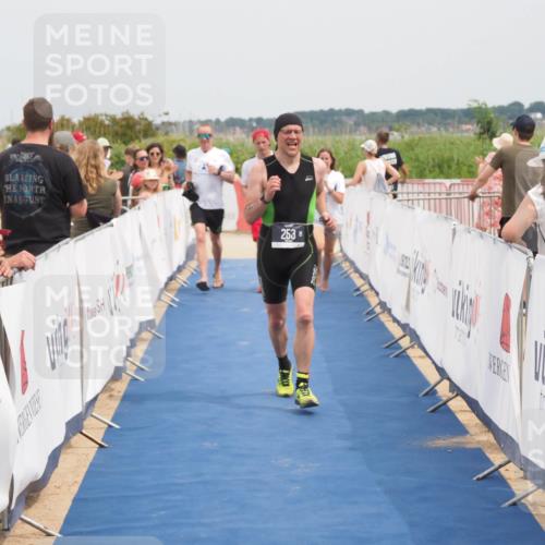 22.06.2025 - Viking Triathlon MichiJ http://msf.ph/oto/8125968 22.06.2025 15:17:11 Ziel 253, 657 meine-sportfotos.de
