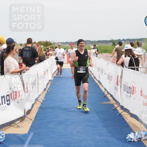 22.06.2025 - Viking Triathlon MichiJ http://msf.ph/oto/8125987 22.06.2025 15:17:11 Ziel 253, 657 meine-sportfotos.de