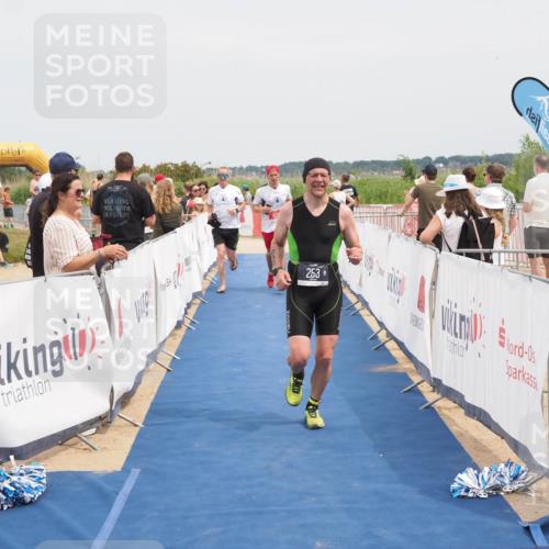 22.06.2025 - Viking Triathlon MichiJ http://msf.ph/oto/8125997 22.06.2025 15:17:11 Ziel 253, 657 meine-sportfotos.de