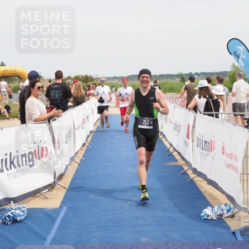 22.06.2025 - Viking Triathlon MichiJ http://msf.ph/oto/8126001 22.06.2025 15:17:12 Ziel 253, 657 meine-sportfotos.de
