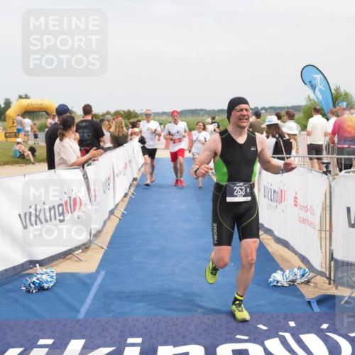 22.06.2025 - Viking Triathlon MichiJ http://msf.ph/oto/8126017 22.06.2025 15:17:12 Ziel 253, 657 meine-sportfotos.de