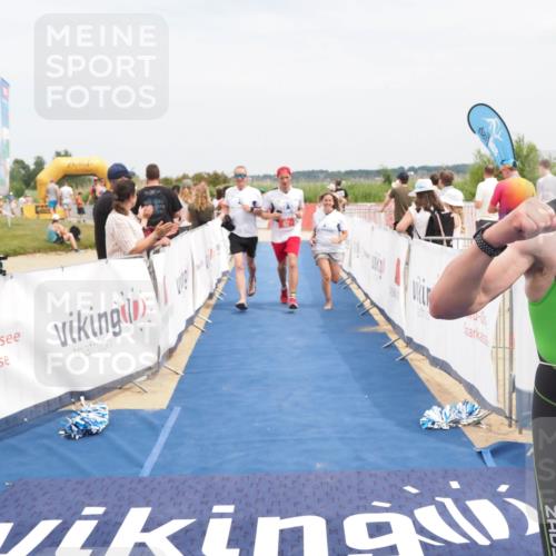 22.06.2025 - Viking Triathlon MichiJ http://msf.ph/oto/8126039 22.06.2025 15:17:13 Ziel 253, 657 meine-sportfotos.de
